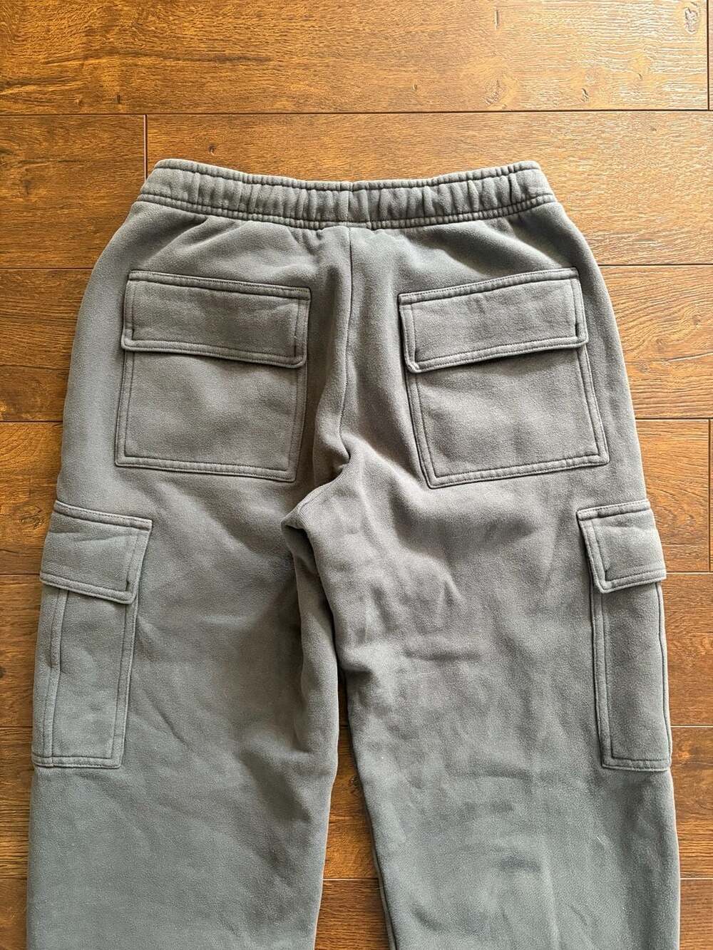 TNA Cozy Fleece Mega Fit Cargo Sweatpants Grey Relaxed Wide Leg Womens - Picture 4 of 6